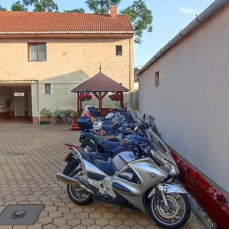 Euro Panzio Guest house 2*